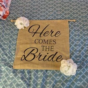 Here comes the bride !